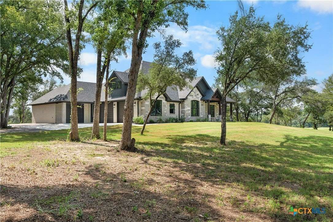 1.65 Acres of Residential Land with Home for Sale in Gatesville, Texas