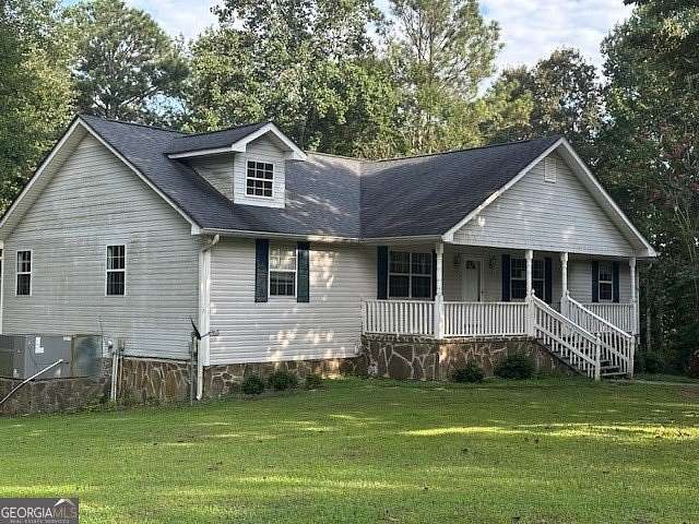 12.3 Acres of Recreational Land with Home for Sale in Ringgold, Georgia