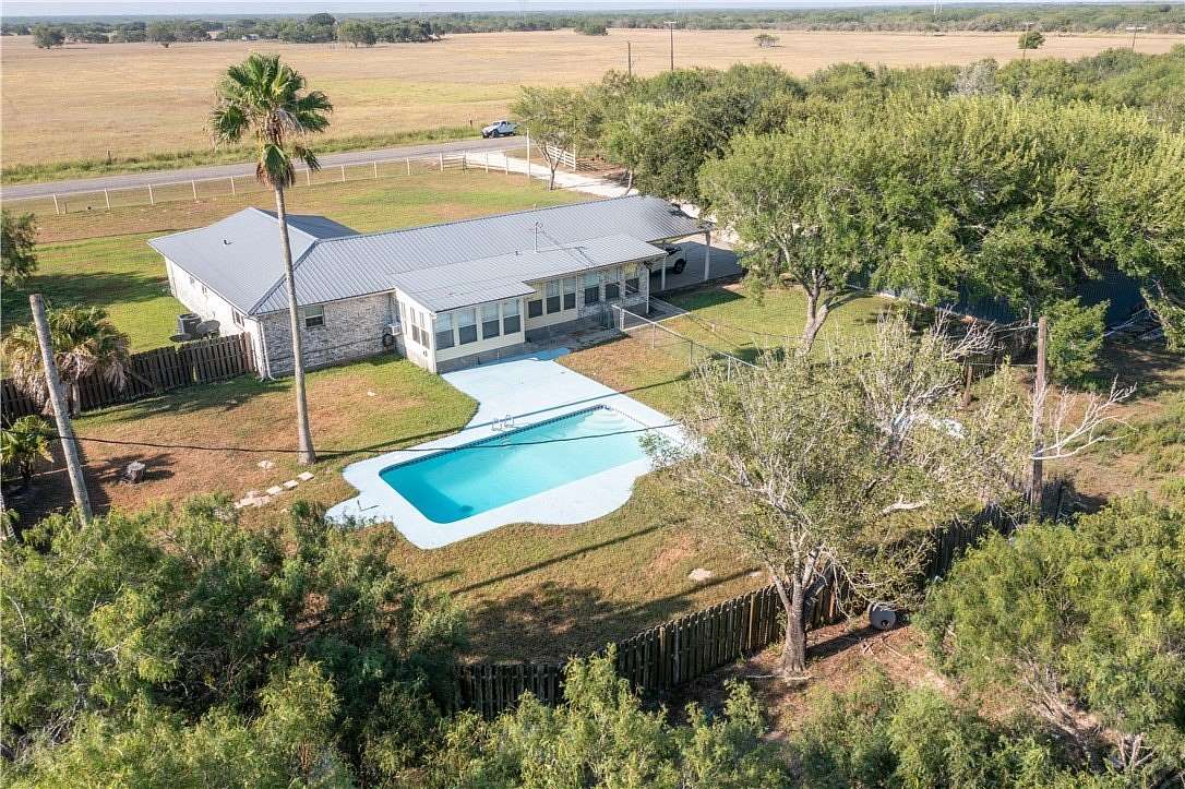 1.67 Acres of Residential Land with Home for Sale in Riviera, Texas