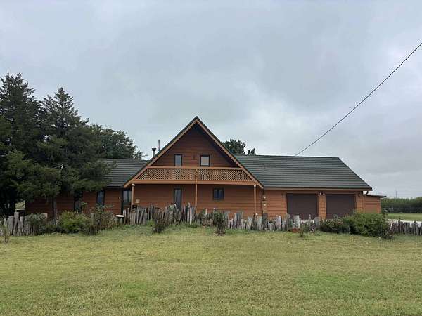 5 Acres of Residential Land with Home for Sale in Guymon, Oklahoma