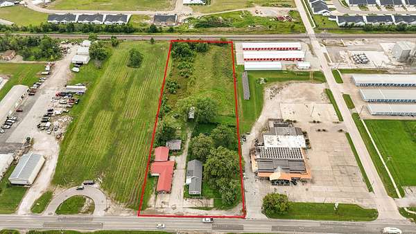 2.87 Acres of Residential Land with Home for Auction in Moberly, Missouri