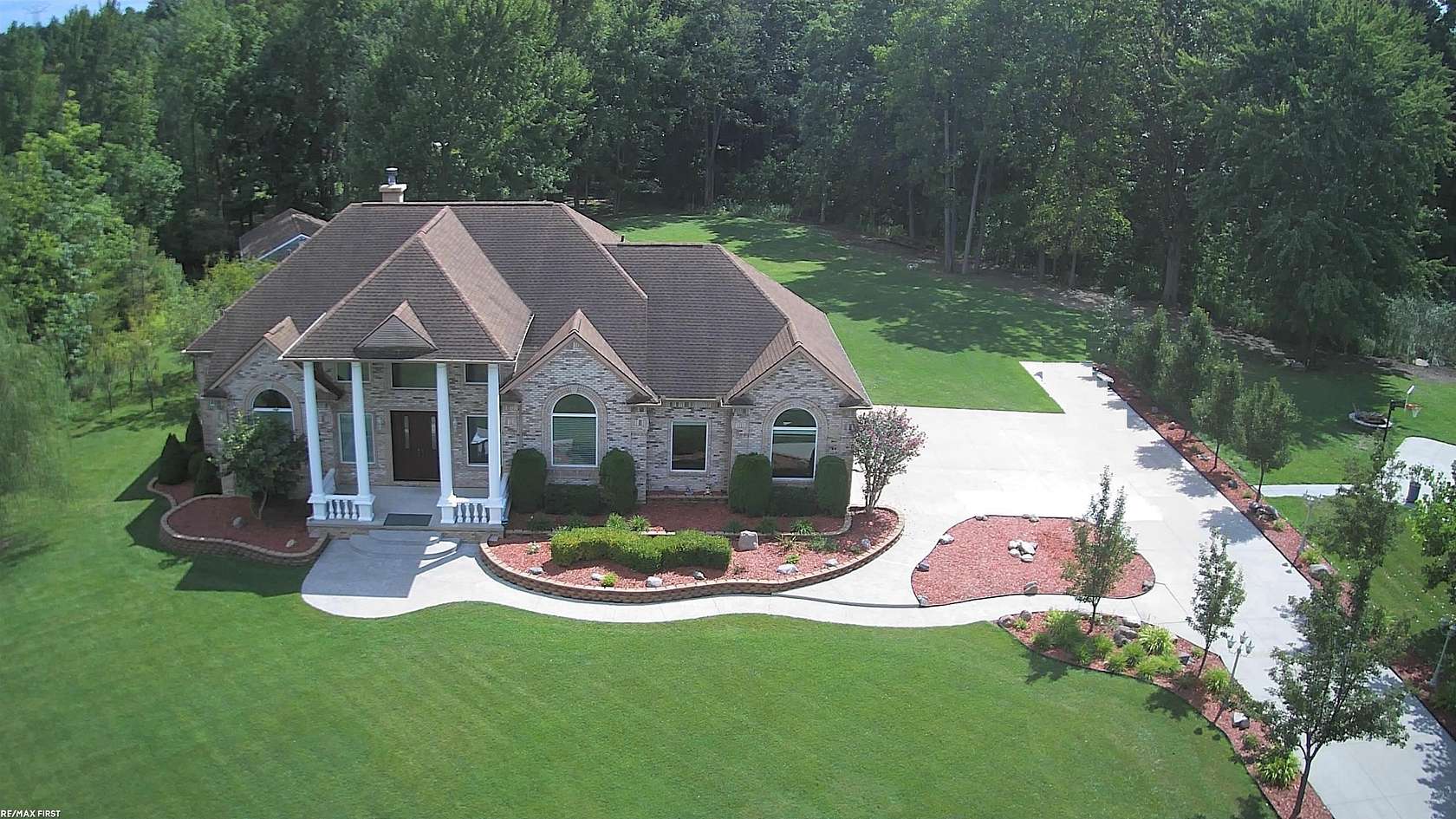 1.78 Acres of Land with Home for Sale in Oakland Charter Township, Michigan