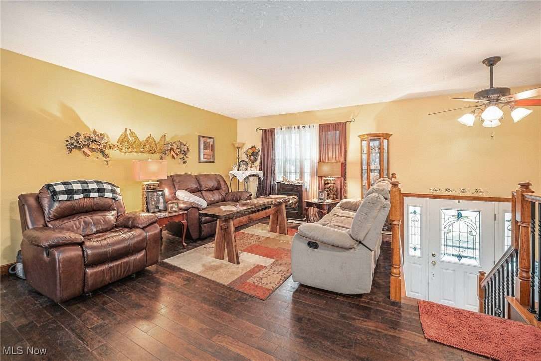 1.83 Acres of Residential Land with Home for Sale in Conneaut, Ohio