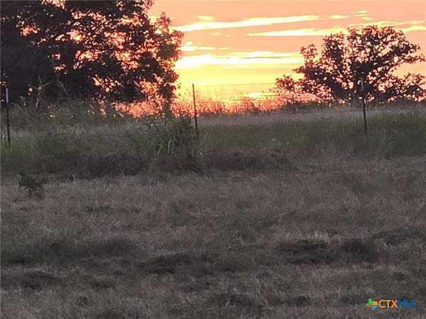 5 Acres of Residential Land for Sale in Oglesby, Texas