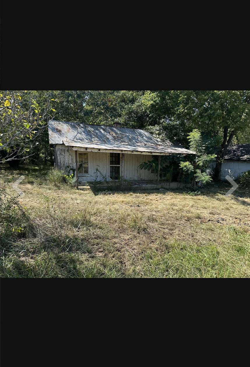 0.54 Acres of Residential Land with Home for Sale in McMinnville, Tennessee