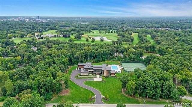 10.7 Acres of Land for Sale in Farmington, Michigan