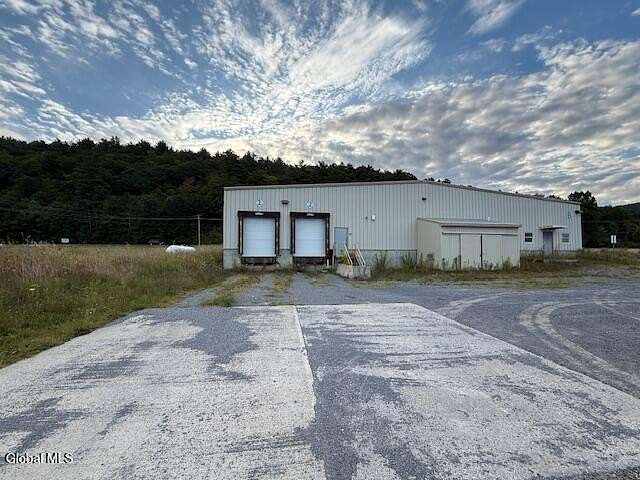 3.37 Acres of Mixed-Use Land for Sale in Cambridge, New York