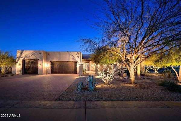 1.66 Acres of Residential Land with Home for Lease in Scottsdale, Arizona
