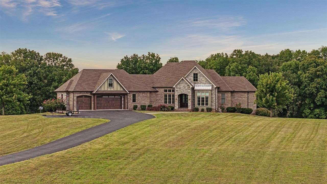 7.57 Acres of Residential Land with Home for Sale in Smiths Grove, Kentucky