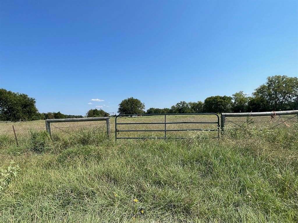 6 Acres of Land for Sale in Corsicana, Texas
