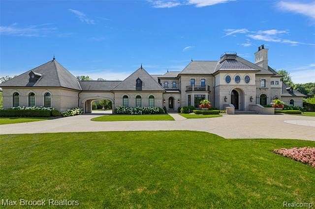 2 Acres of Residential Land with Home for Sale in Rochester, Michigan