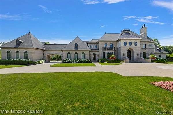 2 Acres of Residential Land with Home for Sale in Rochester, Michigan