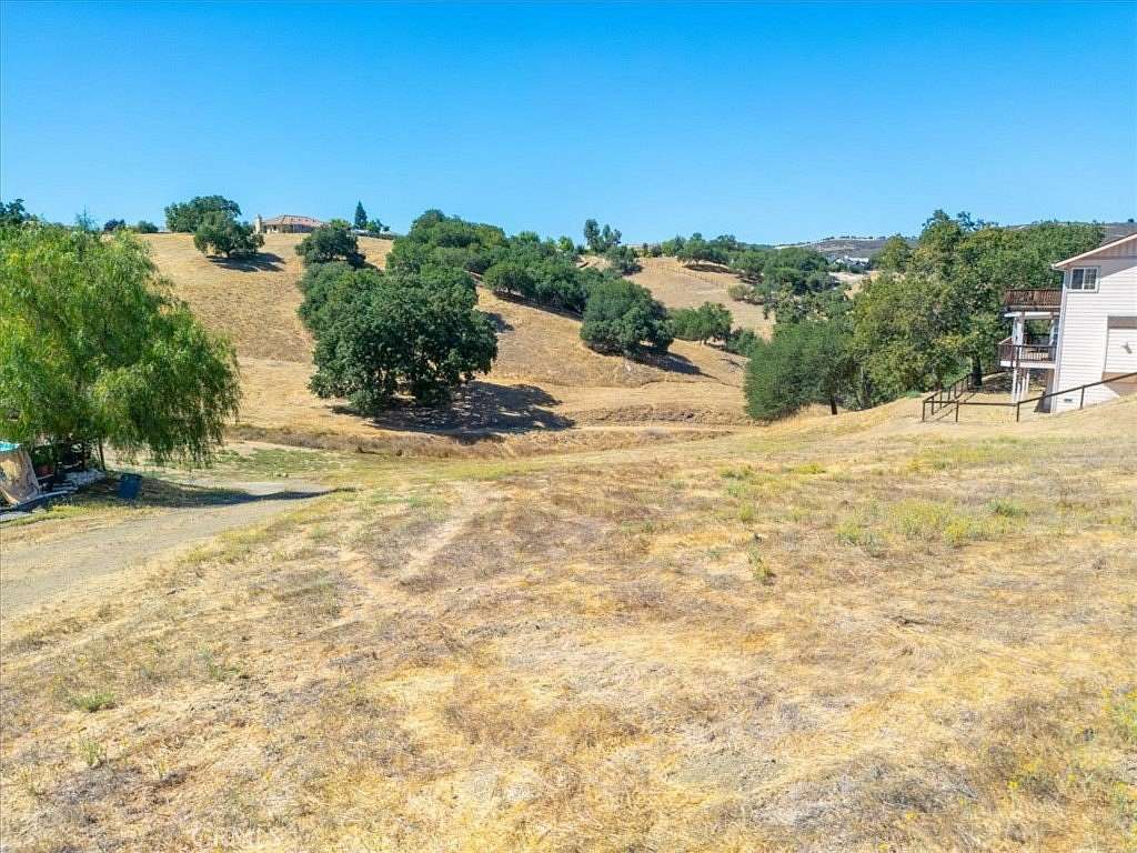 1 Acre of Residential Land for Sale in Paso Robles, California
