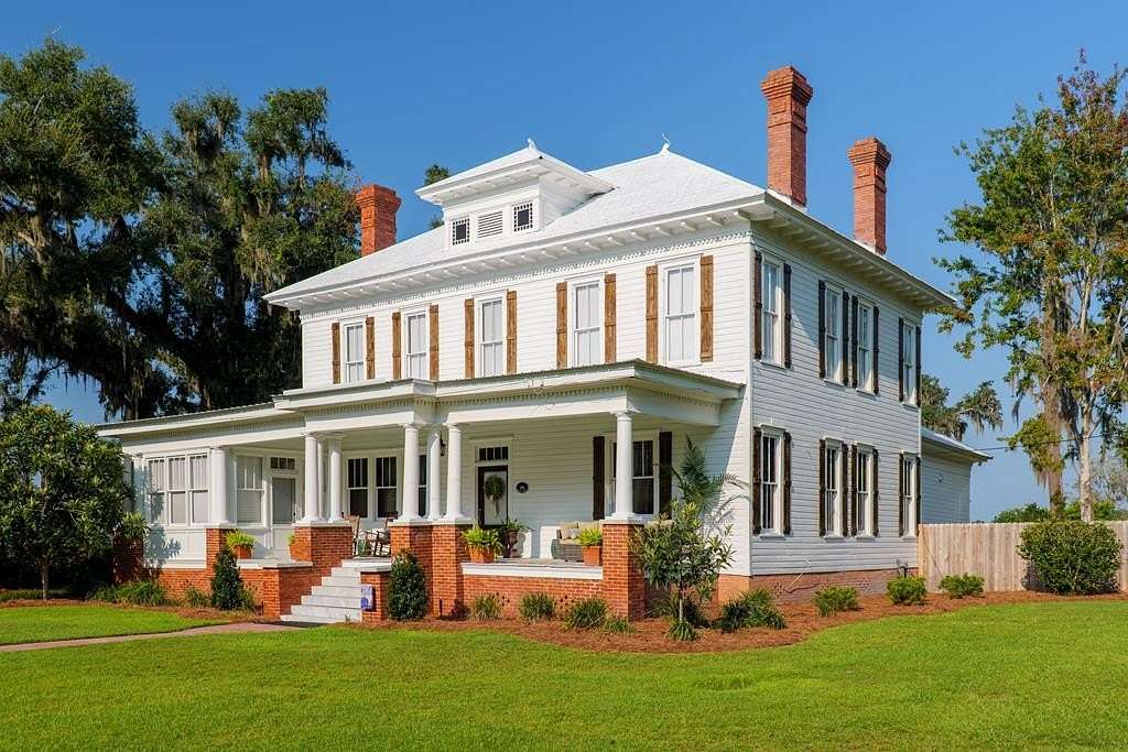 1.88 Acres of Residential Land with Home for Sale in Lake Park, Georgia