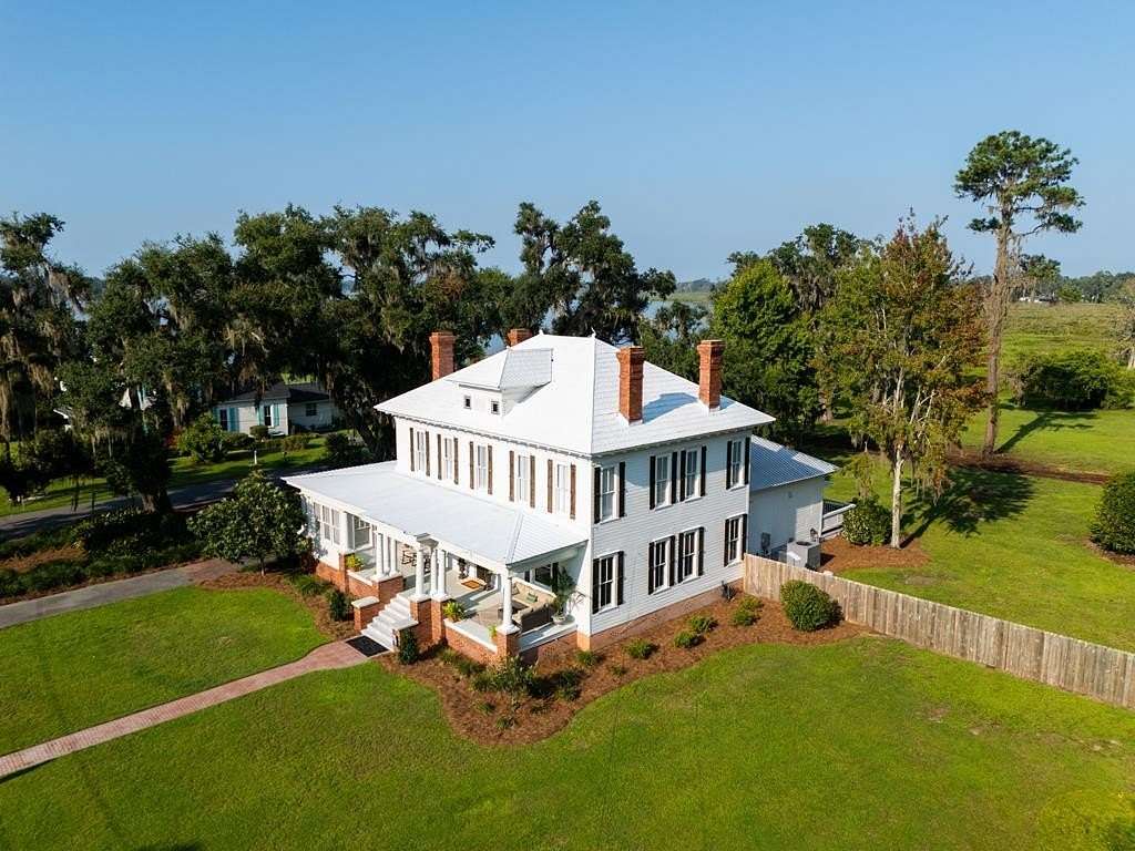 1.88 Acres of Land with Home for Sale in Lake Park, Georgia