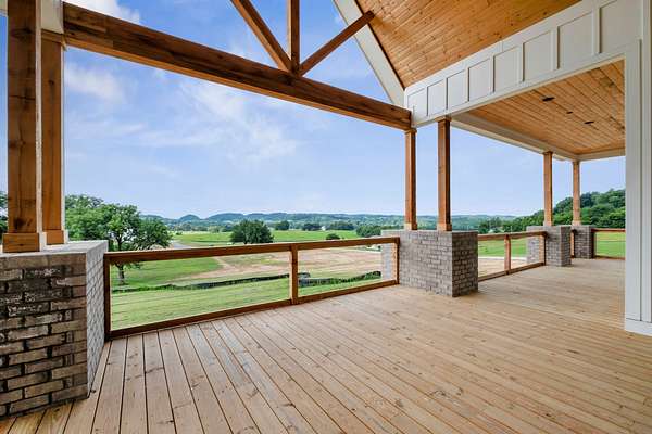 8.66 Acres of Residential Land with Home for Sale in Thompson's Station, Tennessee