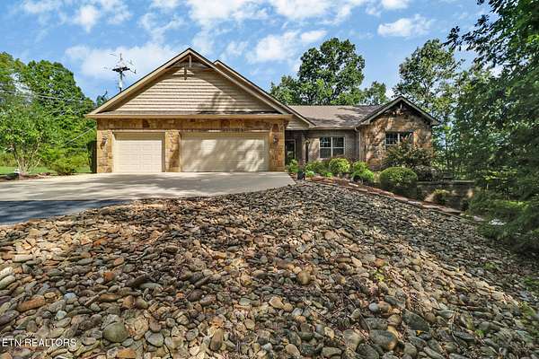 1.68 Acres of Residential Land with Home for Sale in Crossville, Tennessee