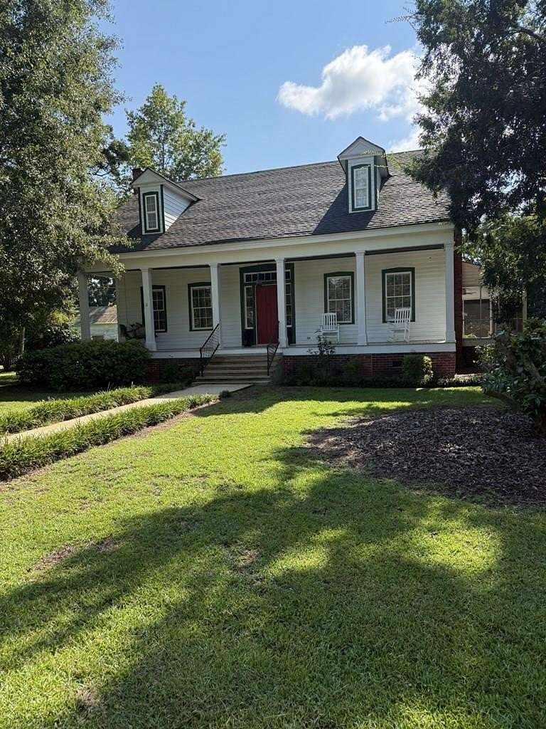 2 Acres of Residential Land with Home for Sale in Thomasville, Georgia