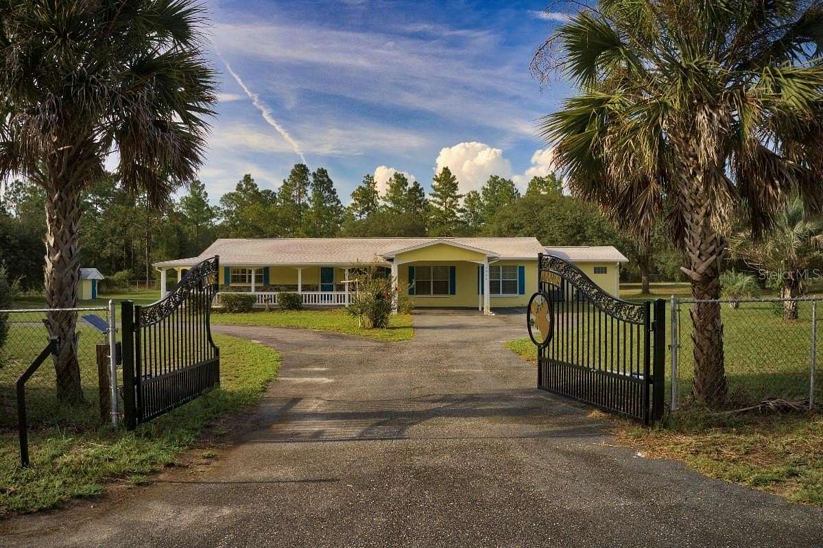 7 Acres of Residential Land with Home for Sale in Dunnellon, Florida