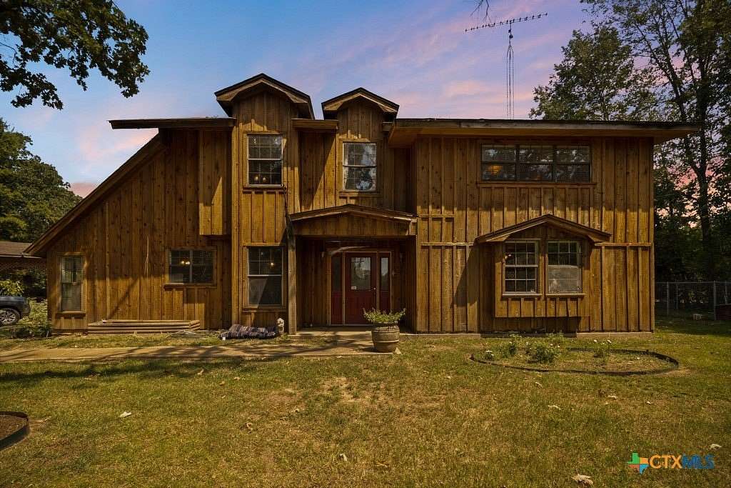 7.5 Acres of Land with Home for Sale in Palestine, Texas