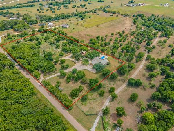 5.26 Acres of Land with Home for Sale in Moody, Texas