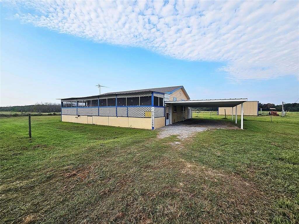 9.4 Acres of Residential Land with Home for Sale in Groesbeck, Texas