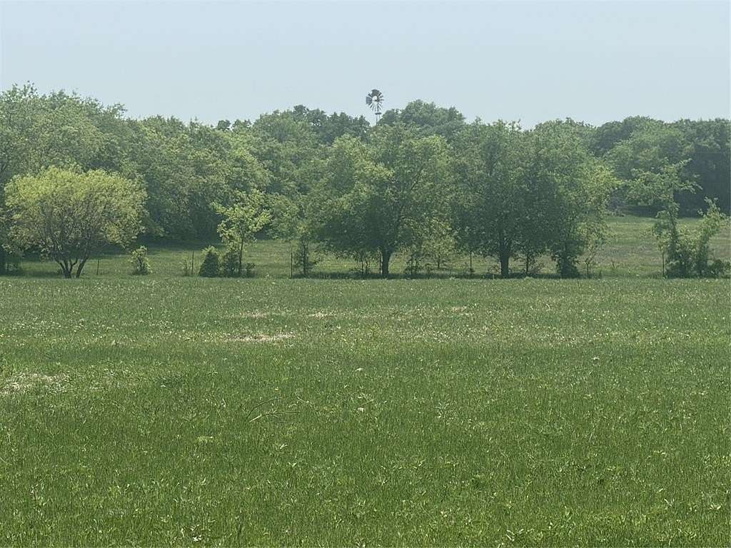 10 Acres of Land for Sale in Decatur, Texas