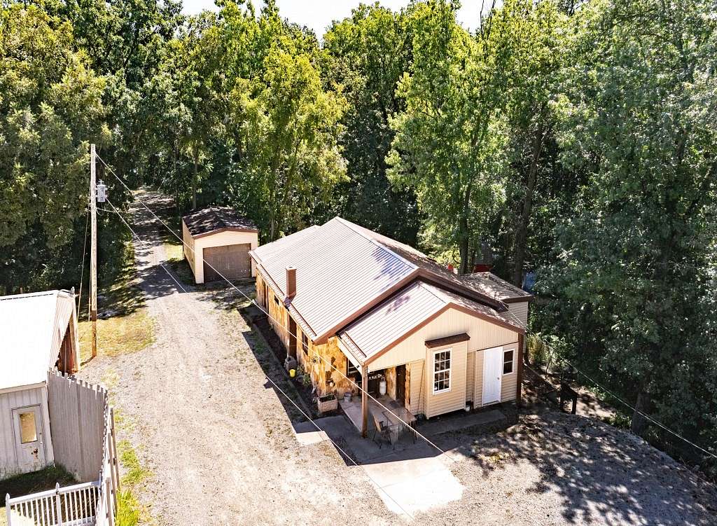 6 Acres of Land for Sale in Bunker Hill, Illinois