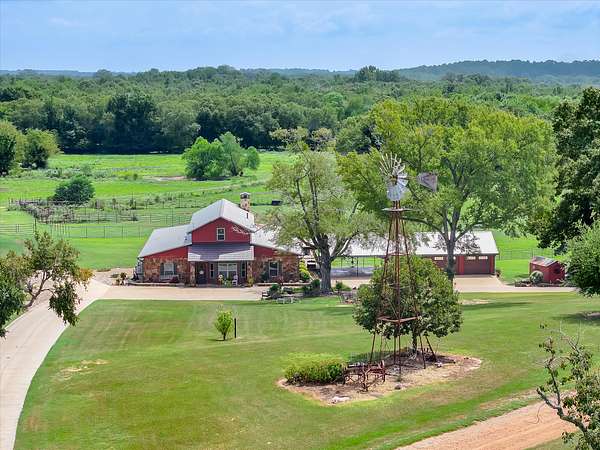 378 Acres of Land with Home for Sale in Winnsboro, Texas