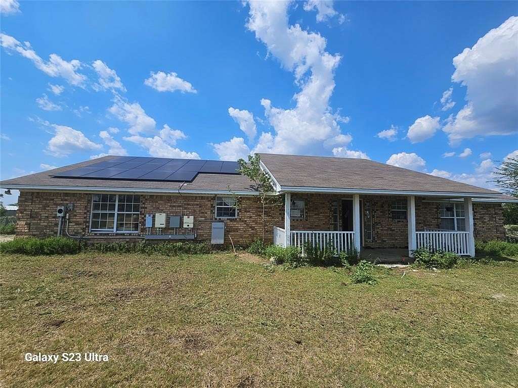 21.3 Acres of Agricultural Land with Home for Sale in Ennis, Texas