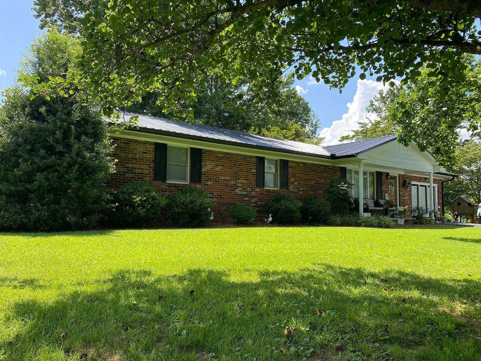 1.75 Acres of Residential Land with Home for Sale in Columbia, Kentucky