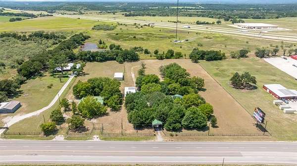 6.11 Acres of Mixed-Use Land for Sale in Santo, Texas