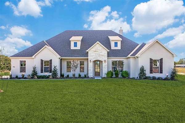 2 Acres of Residential Land with Home for Sale in Willow Park, Texas