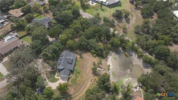Echoes in the American Landscape: From Mythic Heroes to Salado’s Siren Song