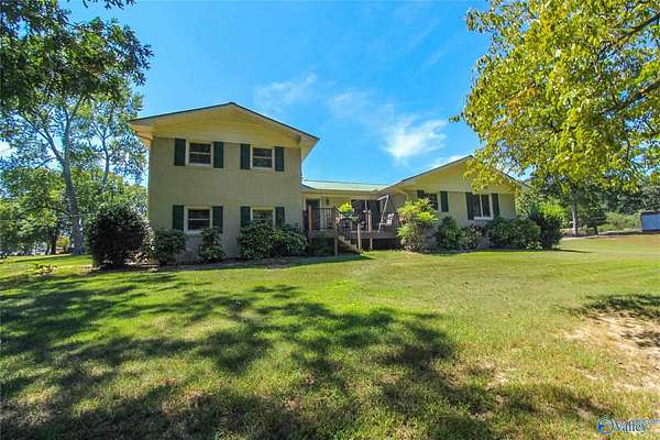 2.6 Acres of Residential Land with Home for Sale in Crossville, Alabama