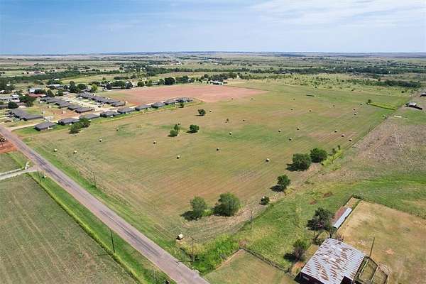 19.5 Acres of Agricultural Land for Sale in Sayre, Oklahoma