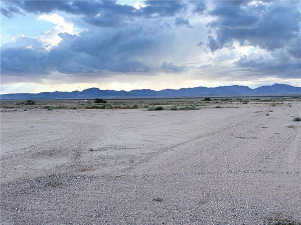 6 Acres of Land for Sale in Kingman, Arizona