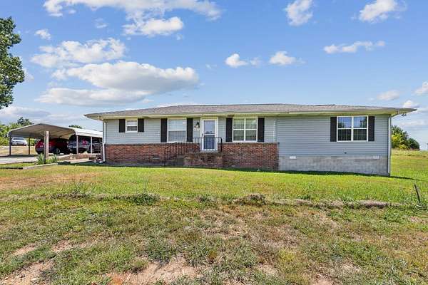 5 Acres of Residential Land with Home for Sale in Lebanon, Tennessee