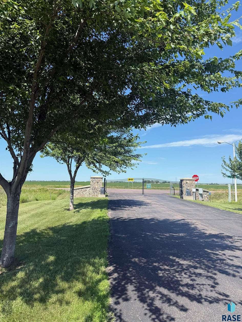 2.25 Acres of Residential Land for Sale in Sioux Falls, South Dakota