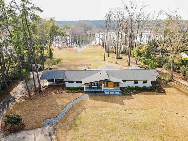 3.2 Acres of Residential Land with Home for Sale in Bainbridge, Georgia