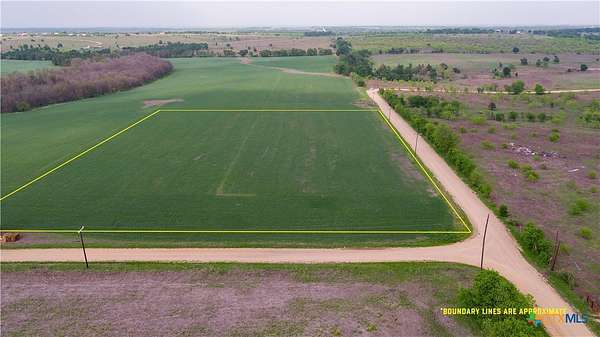 6 Acres of Improved Residential Land for Sale in Buckholts, Texas