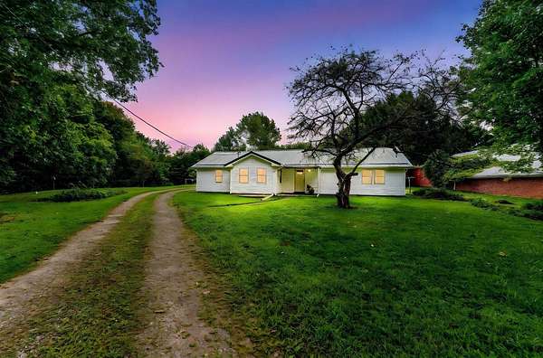 2.14 Acres of Residential Land with Home for Sale in Mount Vernon, Ohio