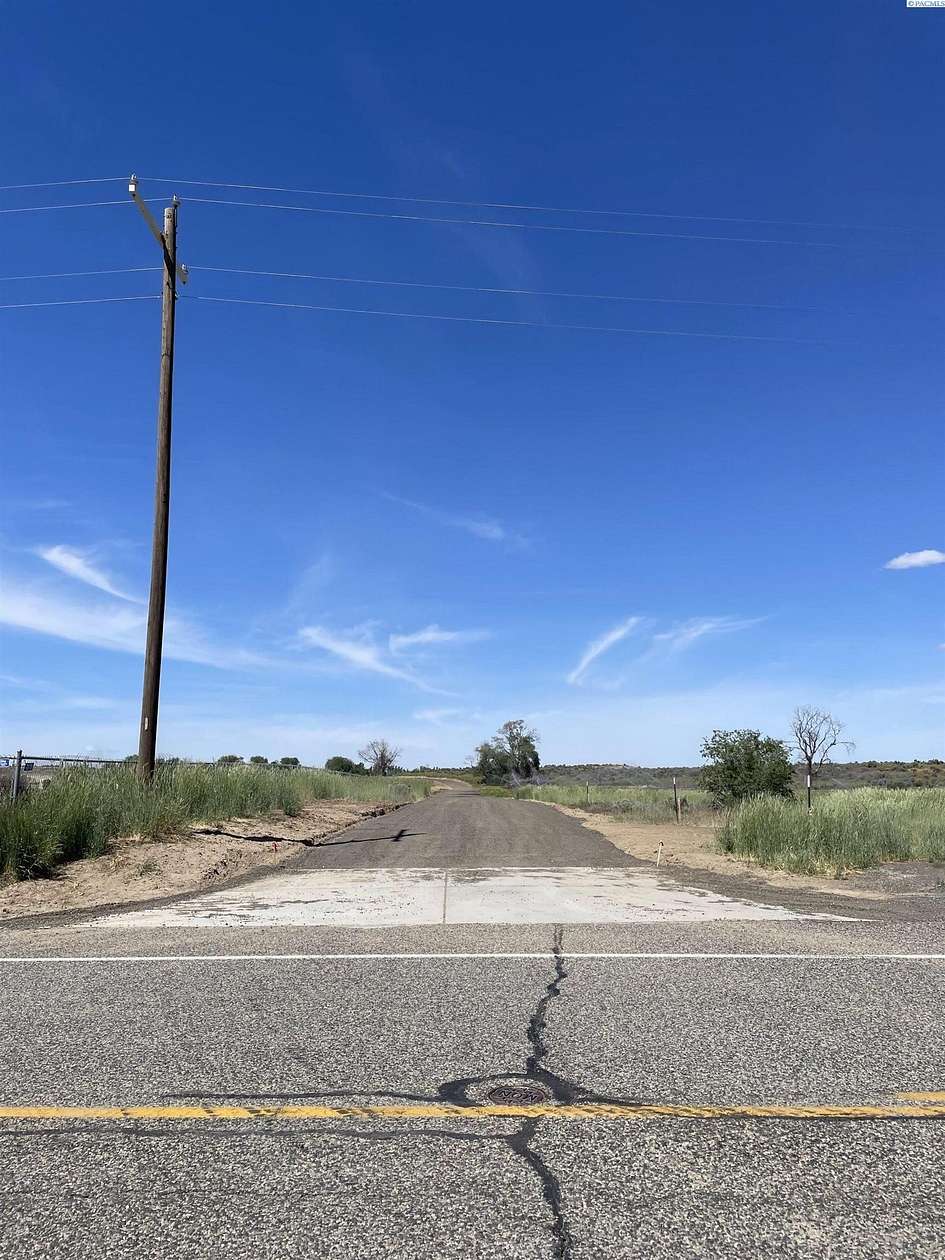 2 Acres of Residential Land for Sale in Eltopia, Washington