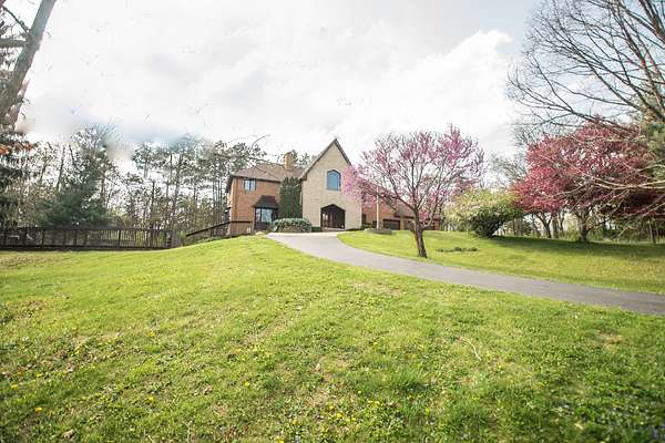 6 Acres of Residential Land with Home for Sale in Dixon, Illinois