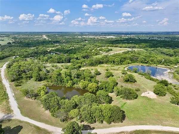 3 Acres of Residential Land for Sale in Sulphur, Oklahoma