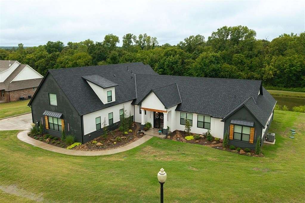 1.9 Acres of Residential Land with Home for Sale in Blanchard, Oklahoma