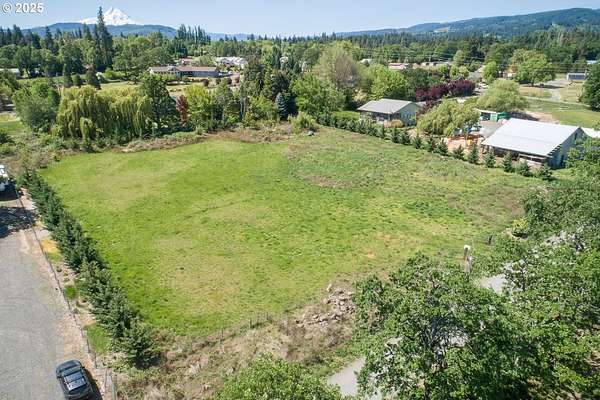2 Acres of Residential Land for Sale in Hood River, Oregon