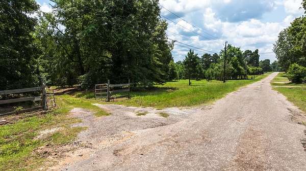 8 Acres of Land for Sale in Palestine, Texas