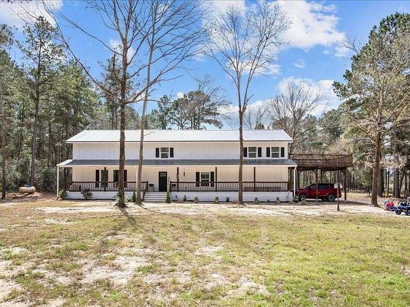 20.9 Acres of Recreational Land with Home for Sale in Grapeland, Texas