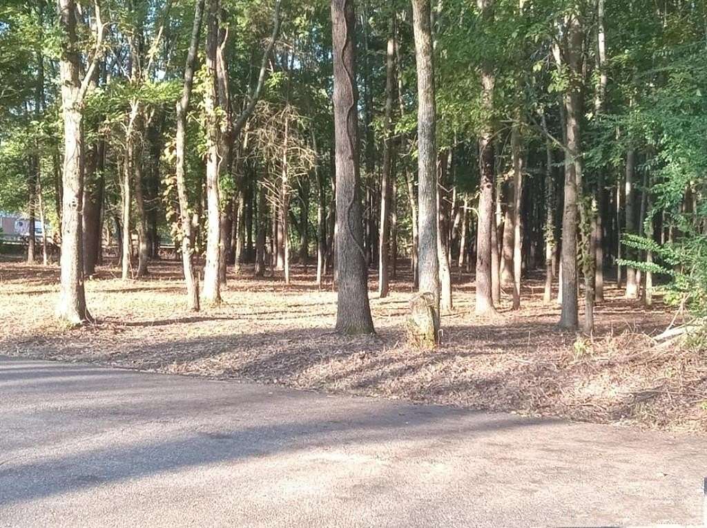 2 Acres of Residential Land for Sale in Oakland, Tennessee